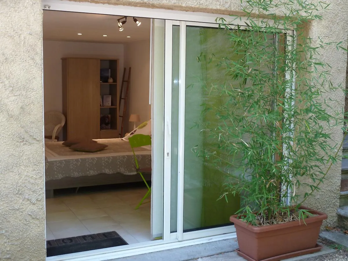 Kergio Bed & Breakfast Saint-Uze 0*,